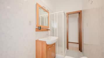 Apartment, Courtyard View | Bathroom