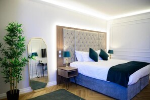 Family Triple Room, Garden View - Walton View Hotel (Bradford)