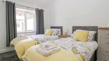 2 bedrooms, individually decorated, individually furnished, free WiFi