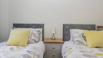 2 bedrooms, individually decorated, individually furnished, free WiFi