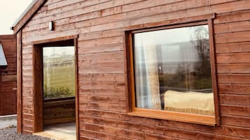 المنطقة المحيطة بالمنشأة