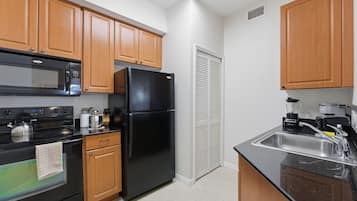 Huoneisto (2 Bedrooms) | Yksityinen keittiö