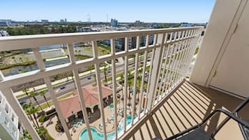Apartment (2 Bedrooms) | Balcony