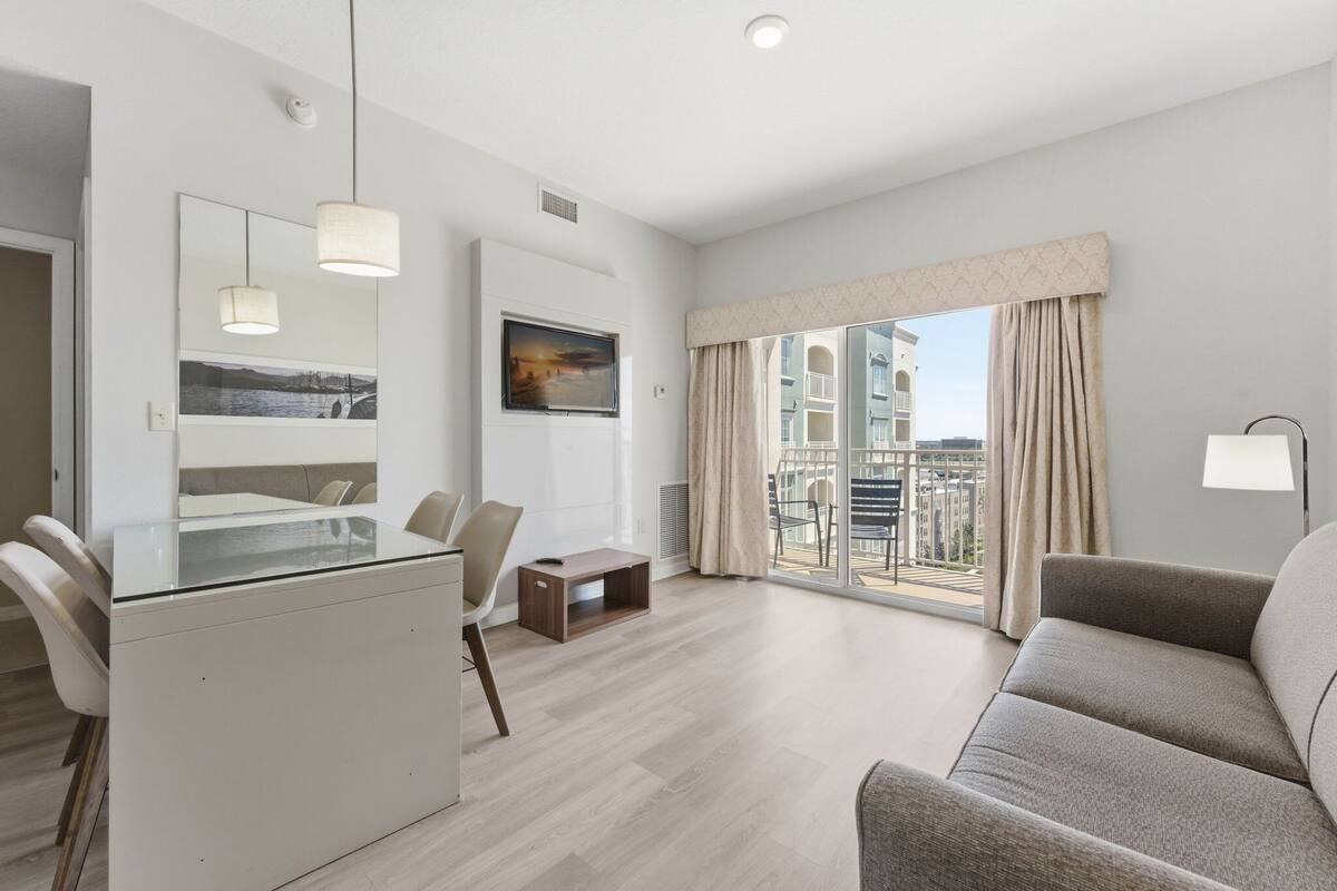 Apartment (2 Bedrooms) | Living area