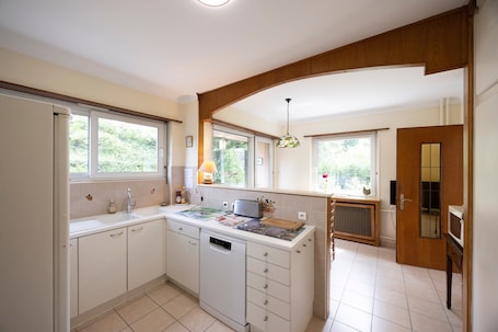 Fridge, microwave, oven, stovetop. Maison Bellevue, private terrace with view