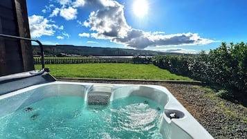 مغطس سبا خارجي