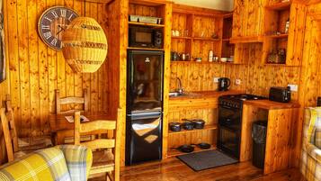 Cookware/dishes/utensils