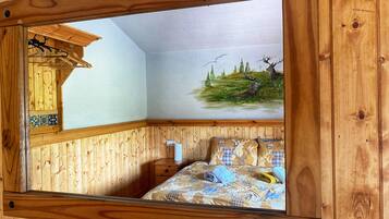 2 bedrooms, individually decorated, individually furnished, free WiFi