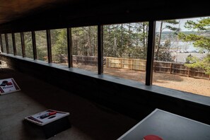 Interior - 4-bedroom cabin in beautiful Greers Ferry with Lake View (Greers Ferry)