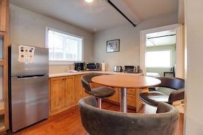 Dining - Two Units, One Stay | Perfect for Groups (Sisters)