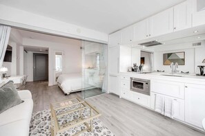 Unclassified image, 2 of 30, button - Lux 1BR Yorkville Condo, Fast WiFi and Work Desk (Toronto)