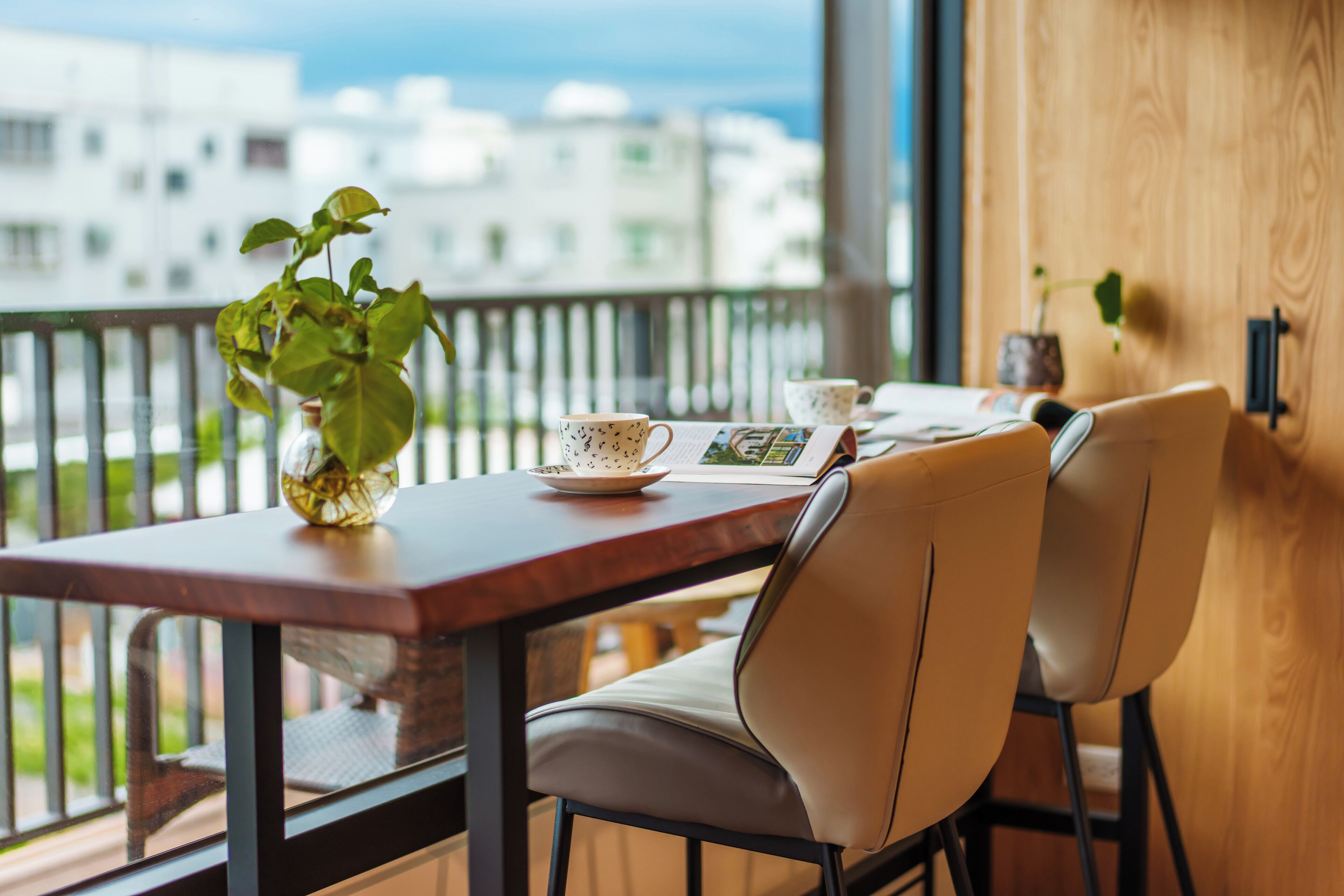 Comfort Suite, Balcony, Courtyard View | Dining
