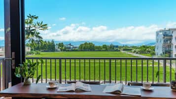 Comfort House, Garden View | Outdoor dining