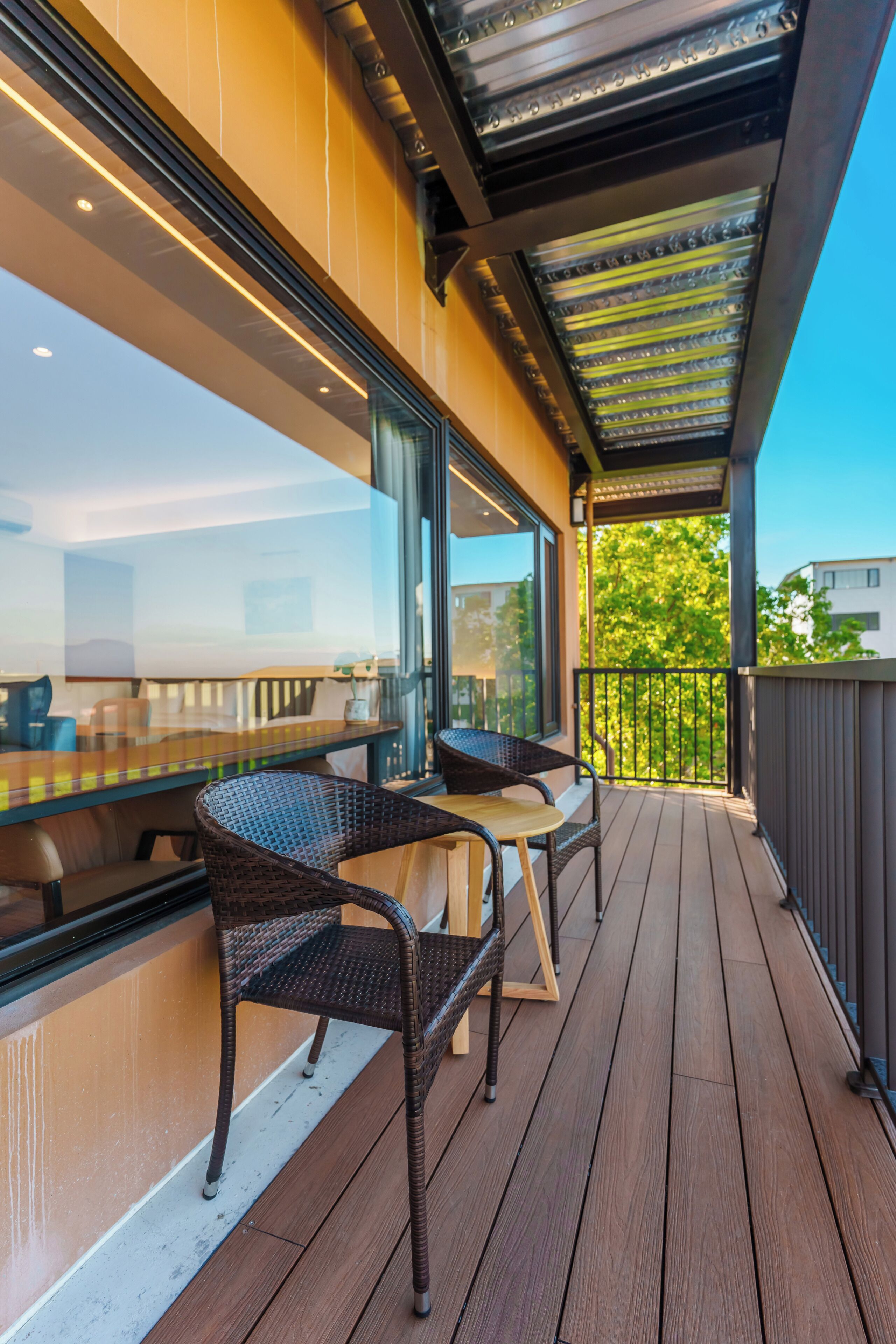 Comfort Suite, Balcony, Courtyard View | Property grounds
