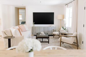 Living area - Charlie's Cabana: NEW home offering Coastal Living with Modern Luxury. (Jupiter)