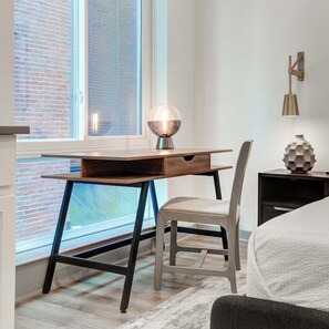 Dining - Chic Urban Studio near Drexel & UPenn (Philadelphia)