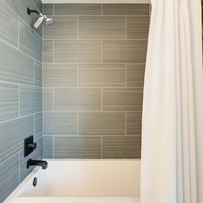 Shower - Modern Studio | University City & Penn Access (Philadelphia)