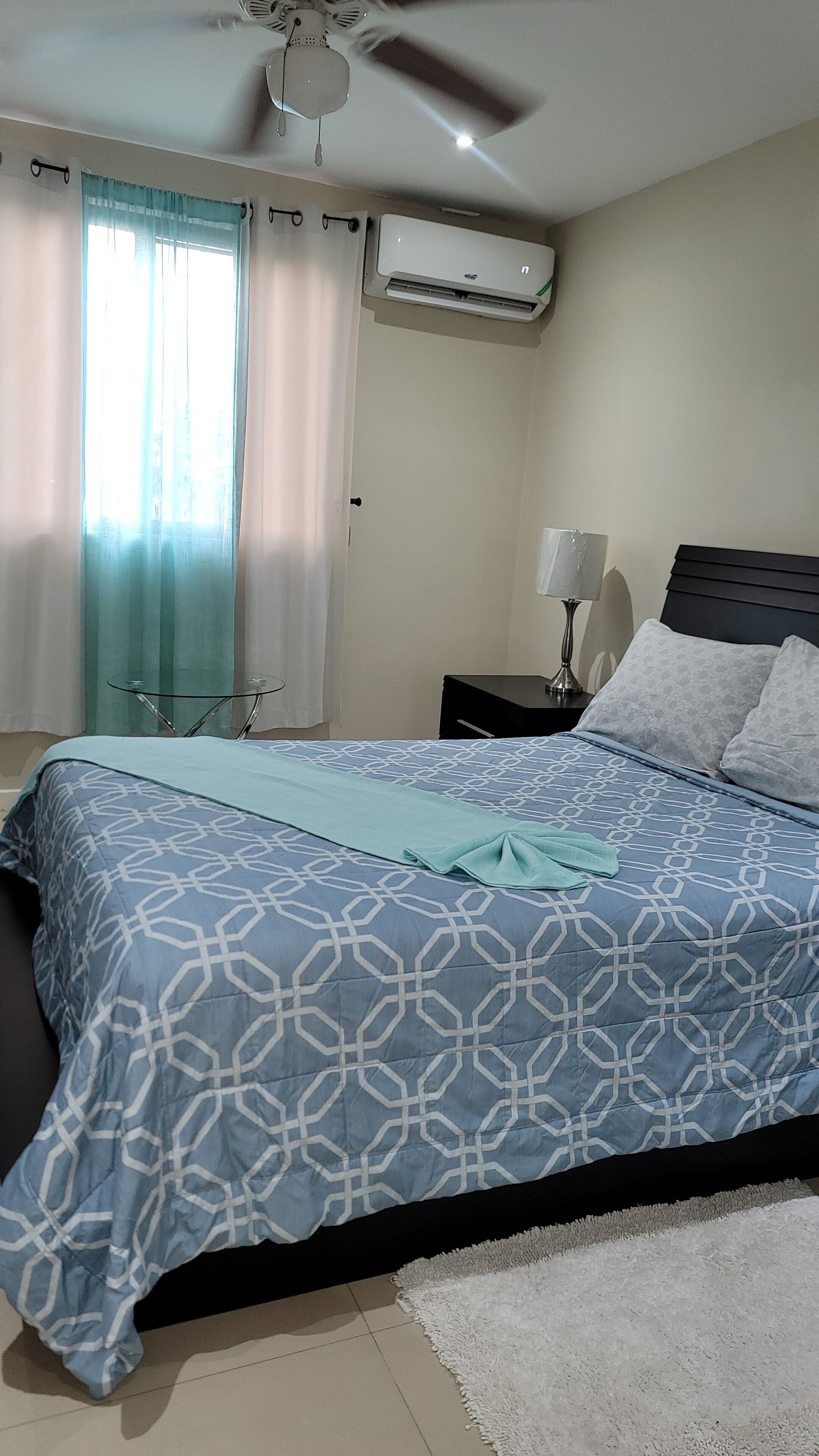 2 Schlafzimmer, Bügeleisen/B ügelbrett, WLAN, Bettwäsche
