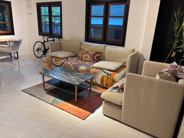 غرفة - غرفة نوم واحدة - للمدخنين - بشرفة | غرفة المعيشة