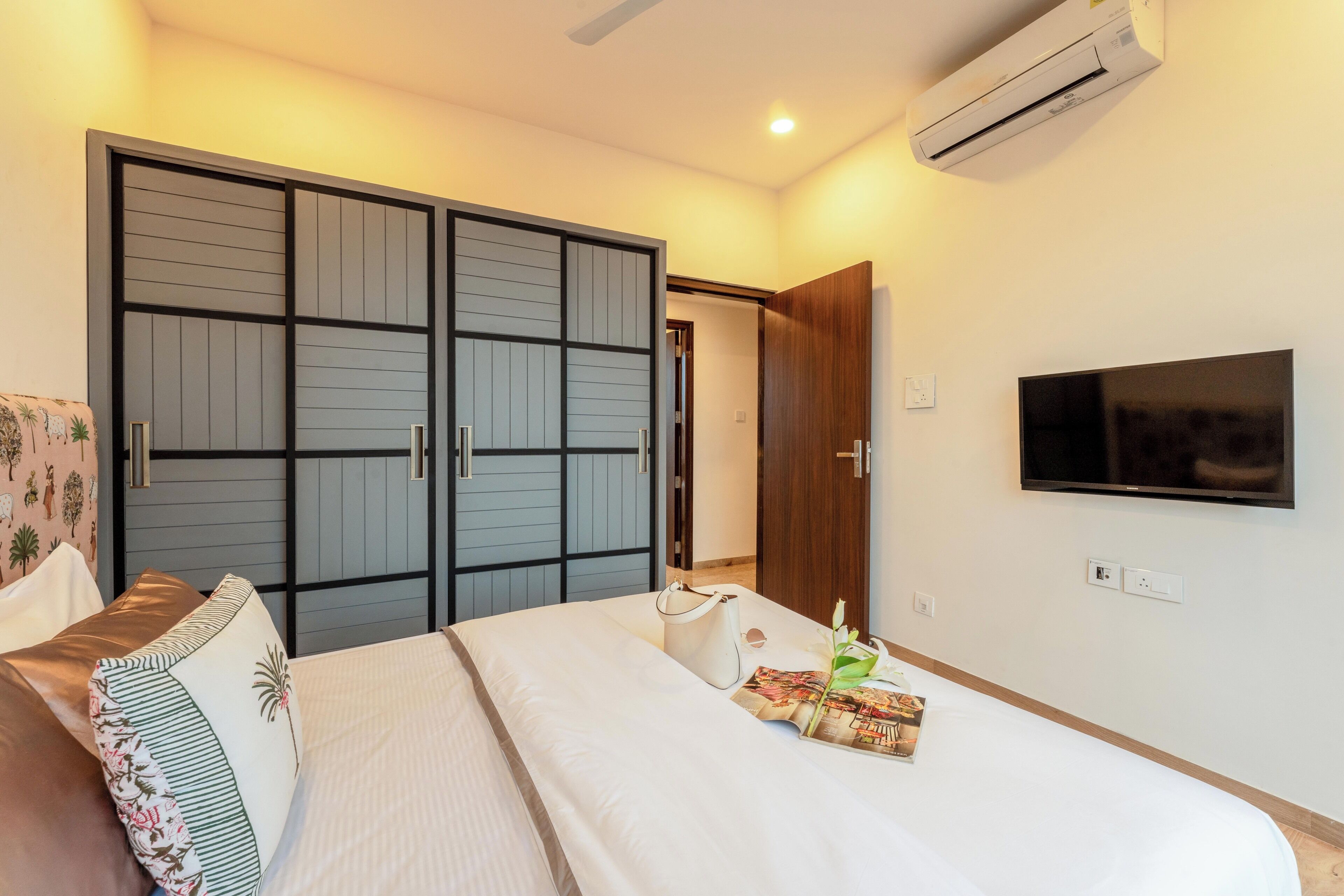 Apartment, 3 Bedrooms, Partial Sea View