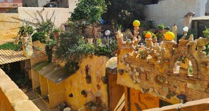 Property grounds - Room 'BATTLÒ' with Mountain View, Shared Terrace and Wi-Fi (Teulada)