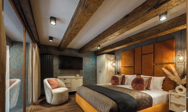 Luxury Suite | Iron/ironing board, free WiFi - Rynek 29 Aparthotel — Main Square “Cu Residence” — Kraków Old Town — by Luvaro (Kraków)