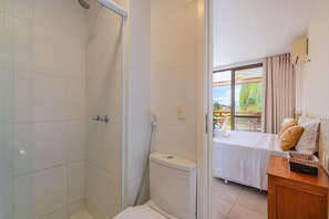 Basic Apartment | Bathroom - Wai Wai #a302 - Beachfront Resort by Carpediem (Caucaia)