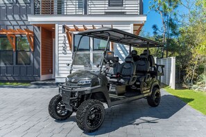 Property grounds - Tango! Beach House for 26 Guests! Plus Golf Cart! (Santa Rosa Beach)