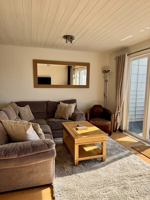 TV, fireplace - Lakefront w/ Hot Tub & Sunset Views - Medway Lodge (Spine Road South Cerney)