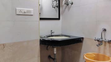 Deluxe Double Room | Bathroom