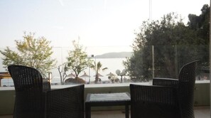Terrace/patio - Modern, Bright Beachfront Flat in Rafailovici (Rafailovići, Opština Budvag, Apartment 2, Bečićka Plaza, 85310, Montenegro)