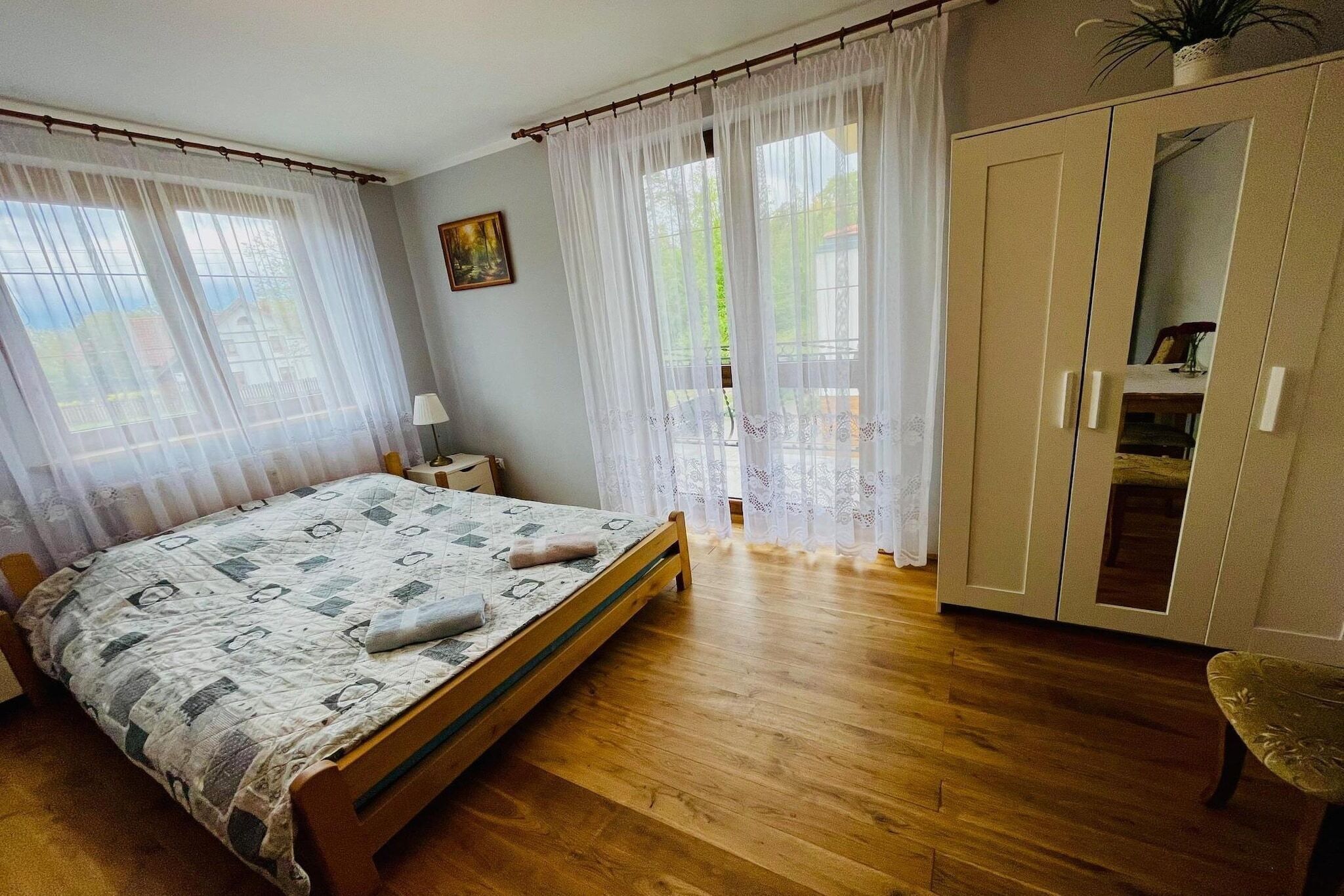 9 bedrooms, free WiFi, bed sheets