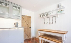 Interior - The Little Cottage - Coastal cottage 5 mins walk to the Sea! (Norfolk)