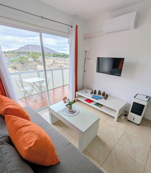 Smart TV - Bright Cosy 1br Apt 7 min to Beach, Siam Park/Mall (Playa de las Américas)