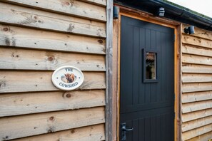 Exterior detail - The Cowshed - Stunning 1 Bedroom Cottage (Longhope)