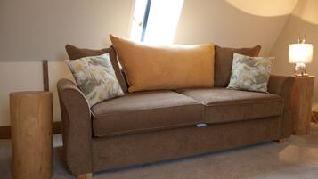 Superior Suite, Garden View | Lounge