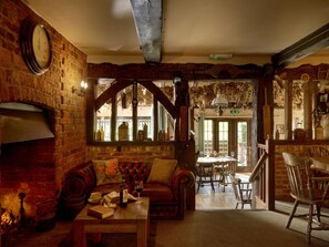Deluxe Cabin, Ensuite, Courtyard View | Restaurant