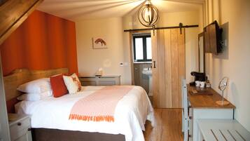 Deluxe Cabin, Ensuite, Courtyard View