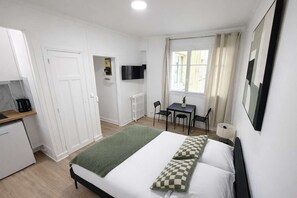 Iron/ironing board, WiFi, bed sheets - Charmant Studio Paris 15eme - Proche Tour Eiffel (Paris)