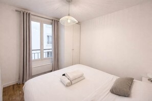 1 bedroom, iron/ironing board, bed sheets - Charmant 2 pieces Paris 11eme - Proche Metro (Paris)
