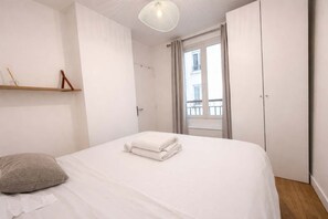 1 bedroom, iron/ironing board, bed sheets - Charmant 2 pieces Paris 11eme - Proche Metro (Paris)
