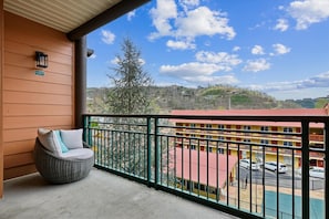 Property grounds - 🔥Baskins Creek 205 | Peaceful Retreat | Walk to Downtown Gatlinburg🏔️ (Gatlinburg)