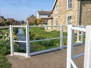 Property grounds - Castle View Cottage (Bedale)