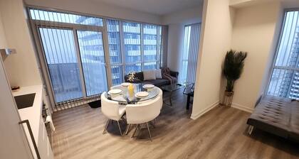 Cozy Urban Gem | The Heart of Convenience | Walk to Transit, Dining and Shopping