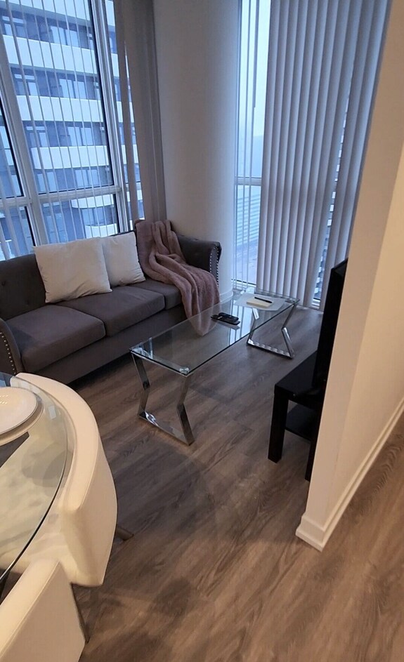Cozy Urban Gem | The Heart Of Convenience | Walk To Transit, Dining And Shopping - Vaughan