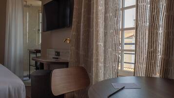 Coffres-forts dans les chambres, bureau