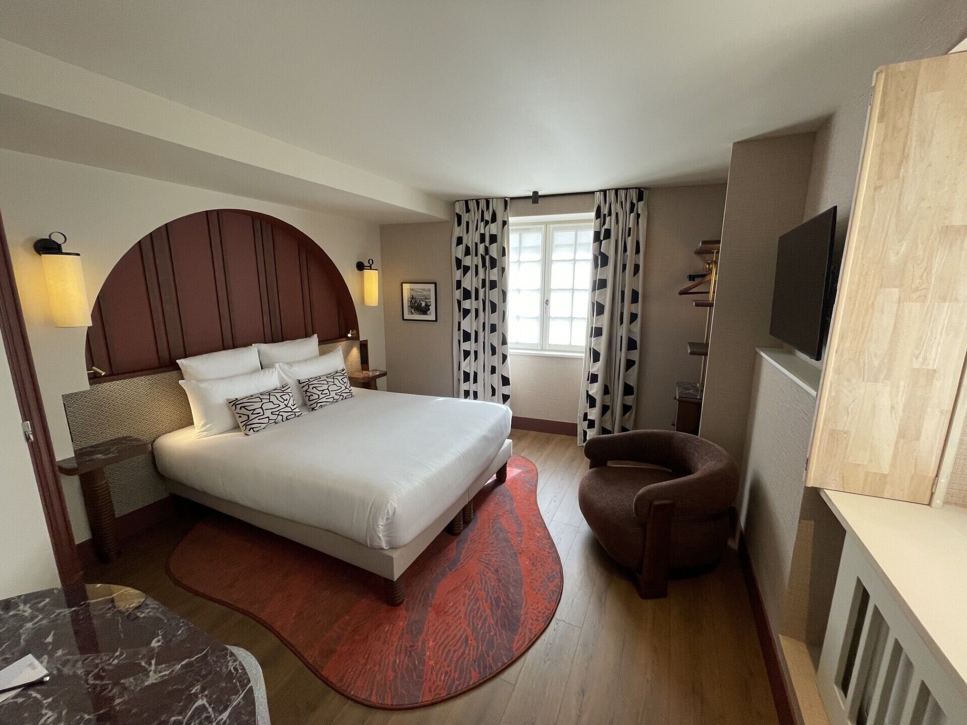 Apartment | In-room safe, desk, laptop workspace, blackout drapes