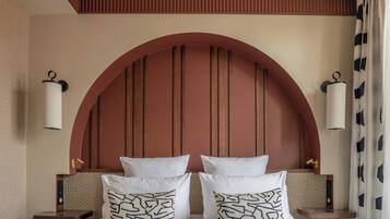Suite, Sea View | In-room safe, desk, laptop workspace, blackout drapes