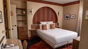 In-room safe, desk, laptop workspace, blackout drapes