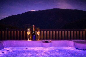 Bañera de hidromasaje al aire libre